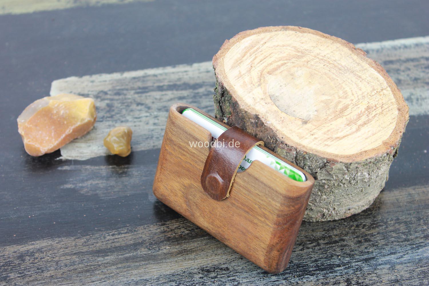 Holz Portemonnaie "CARPO" aus Holz - Nußbaum Holz Portemonnaie "CARPO" aus Holz - Nußbaum