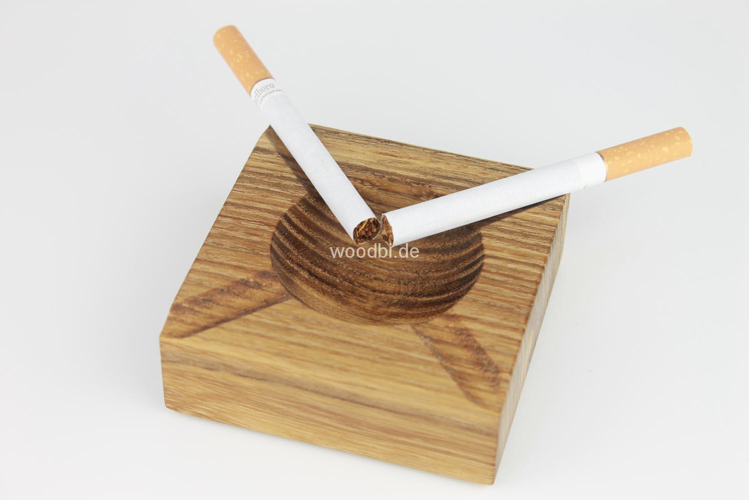 Aschenbecher "HERMIPPE" aus Holz Akazie Aschenbecher "HERMIPPE" aus Holz Akazie