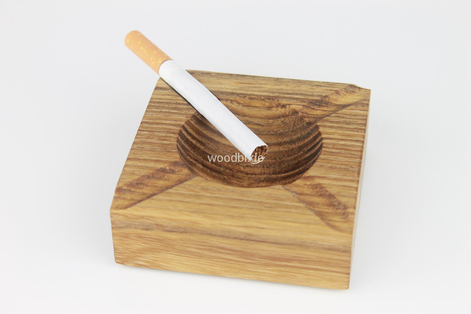 Aschenbecher "HERMIPPE" aus Holz Akazie Aschenbecher "HERMIPPE" aus Holz Akazie