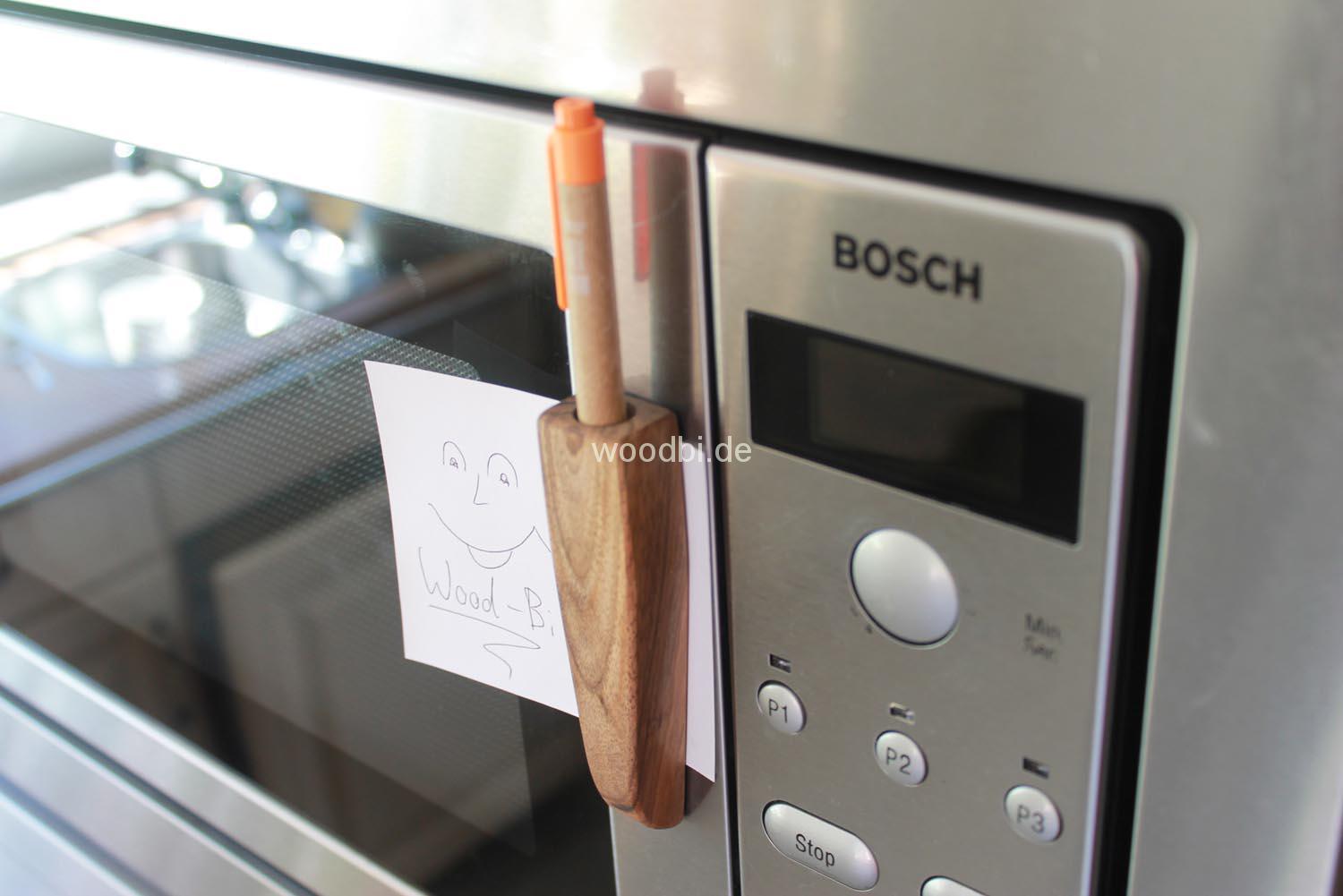 Stifthalter "THELXIONE" aus Holz - Nußbaum Stifthalter "THELXIONE" aus Holz - Nußbaum