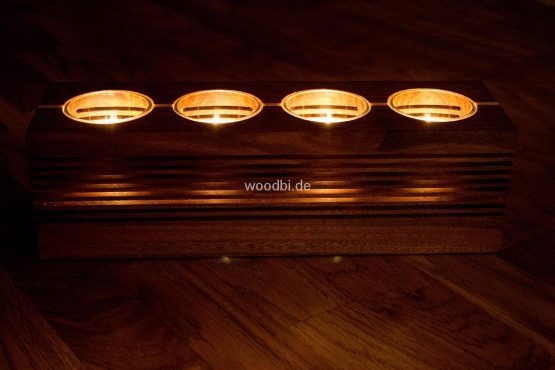 Kerzenständer aus Holz "THYONE"