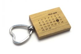 Schlüsselanhänger aus Holz Akazie mit Herz