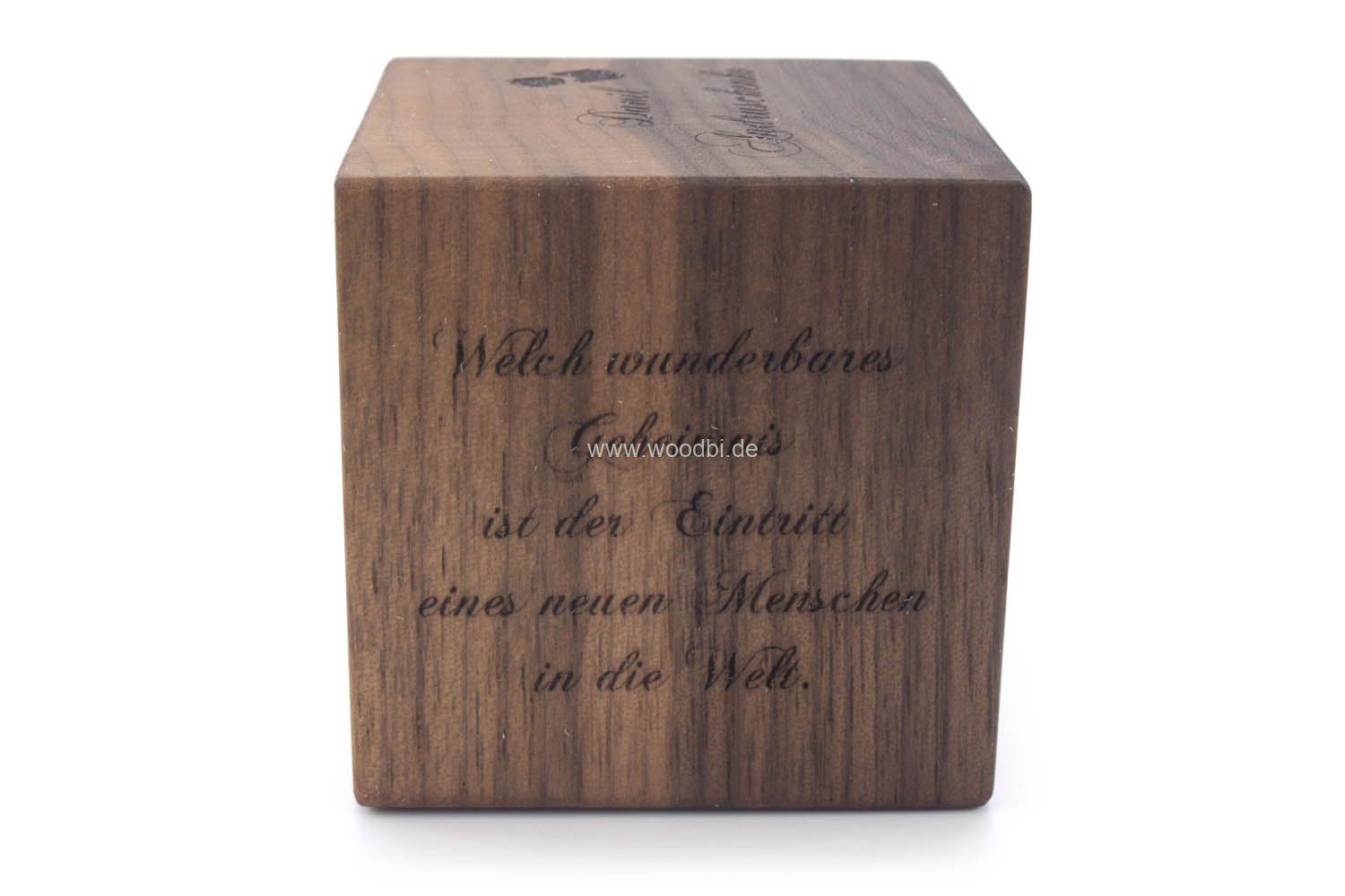 Würfel aus Holz mit Gravur personell