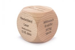 Würfel zur Geburt graviert