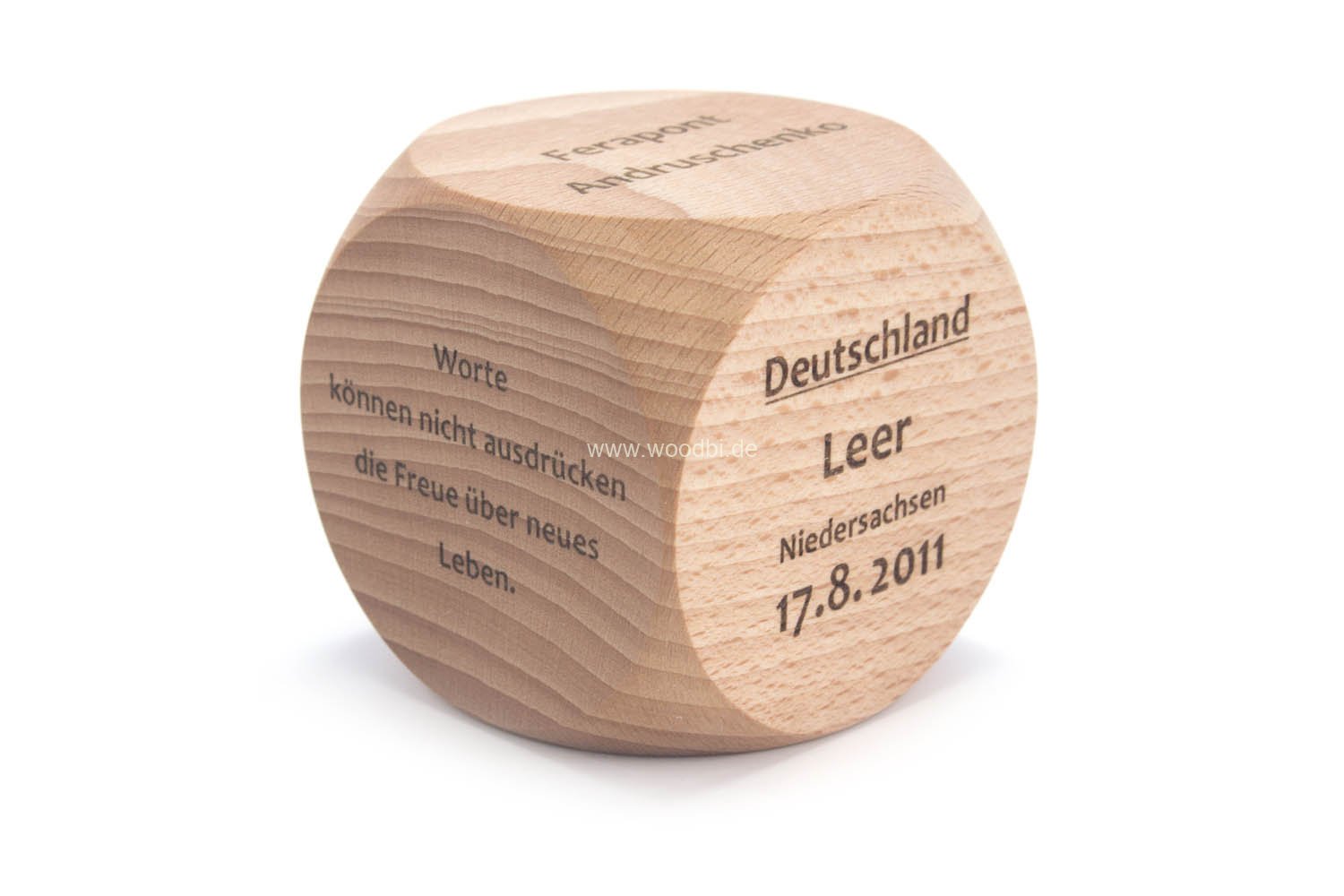 Würfel zur Geburt mit daten